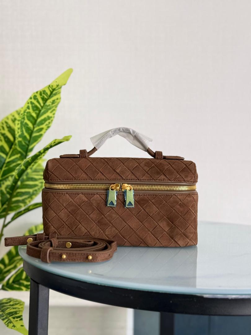 Bottega Veneta Bang Bang Intrecciato suede vanity bag
