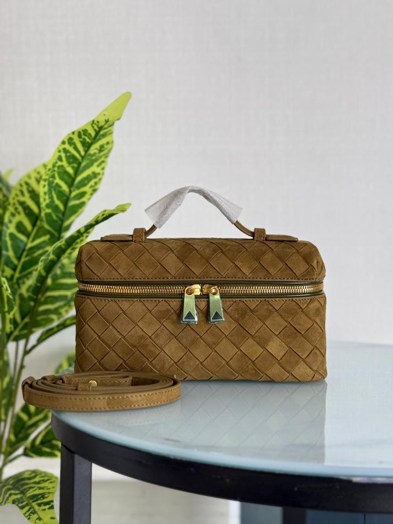 Bottega Veneta Bang Bang Intrecciato suede vanity bag