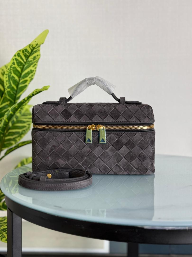 Bottega Veneta Bang Bang Intrecciato suede vanity bag