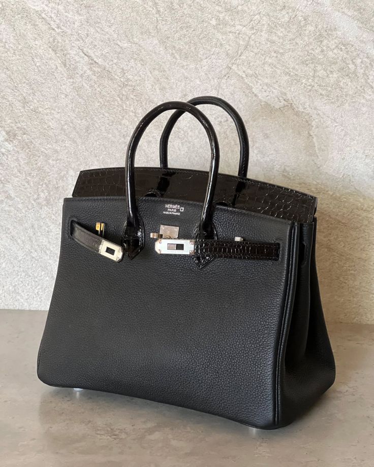 Hermès Birkin 25 Touch in alligator leather with palladium hardware.